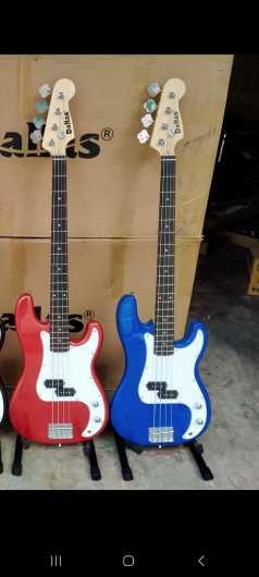 Guitar Bass Dallas B1